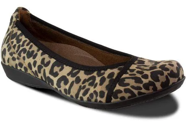 Earth Women's Alder Varden Ballet Flats- Leopard