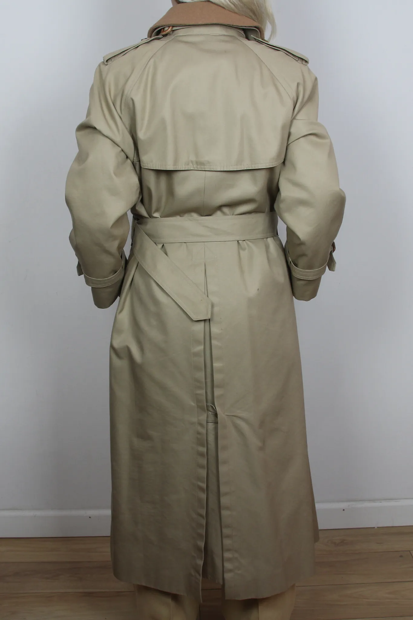 Fashion house Sanyo trench