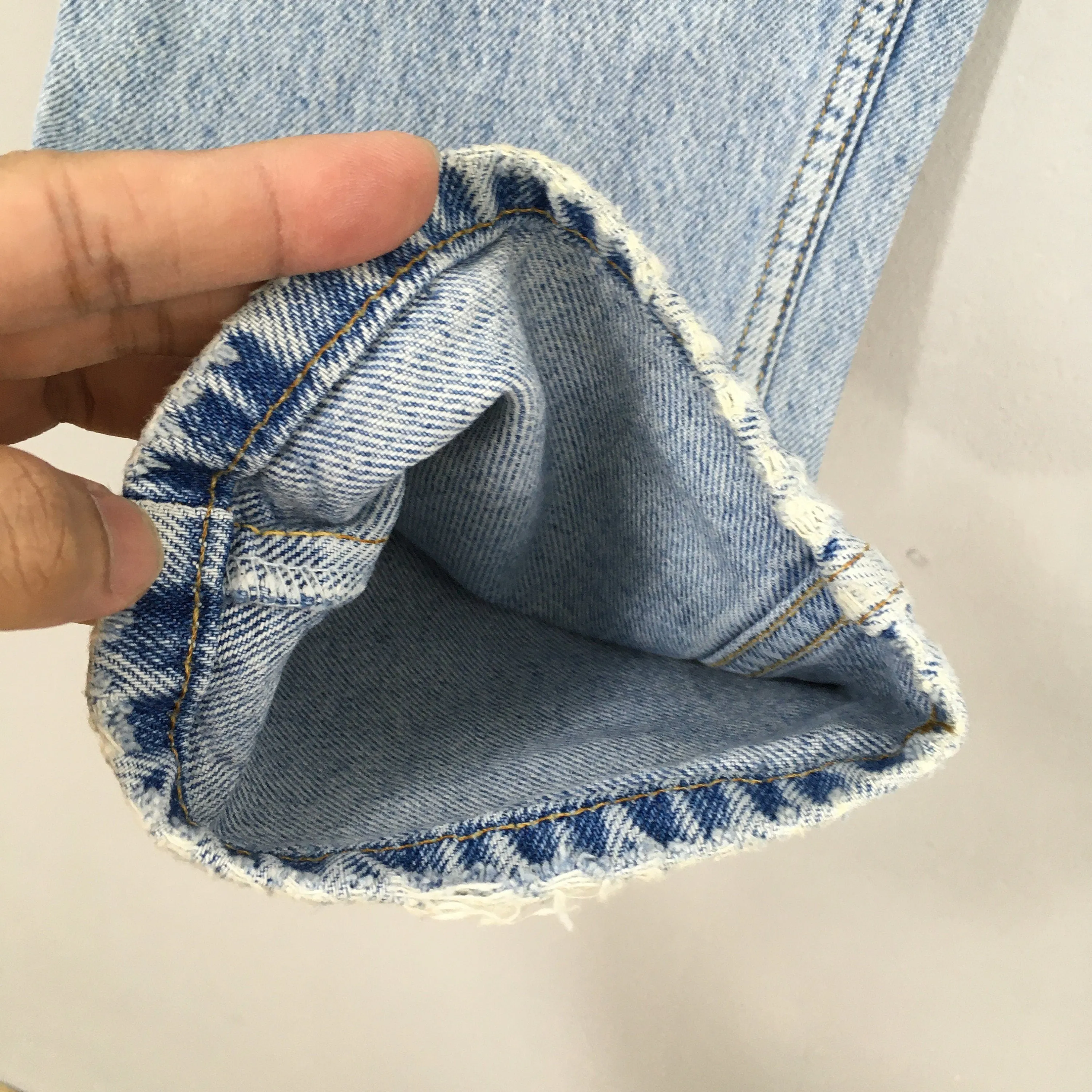 Levi's 550 Relaxed Fit Jeans Tapered Leg Size 28x33