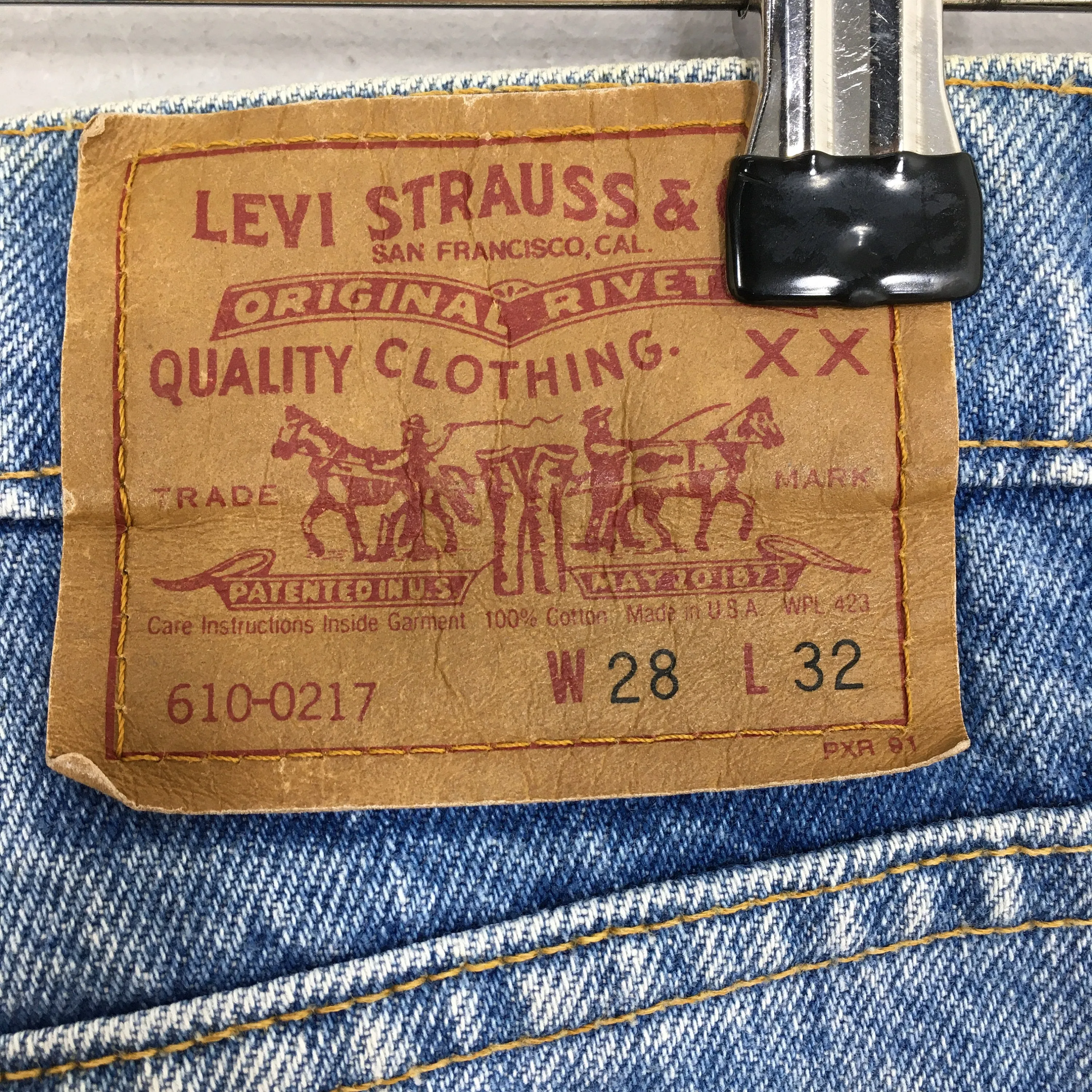 Levi's 610 Faded Blue Mom Jeans Size 26x31