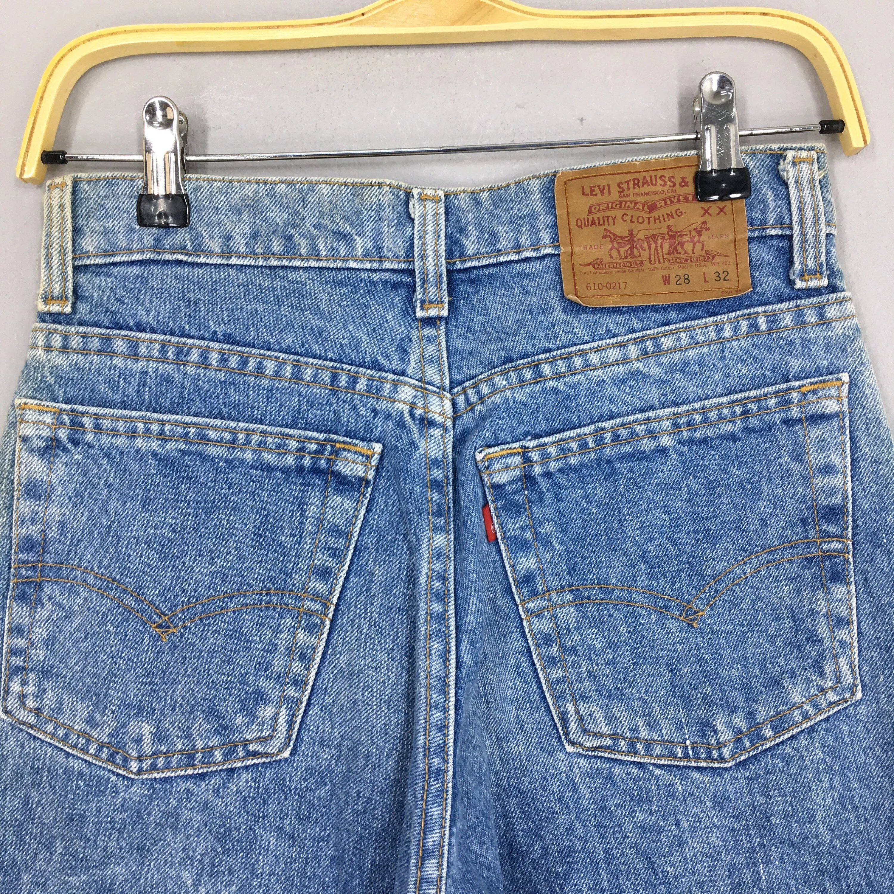 Levi's 610 Faded Blue Mom Jeans Size 26x31