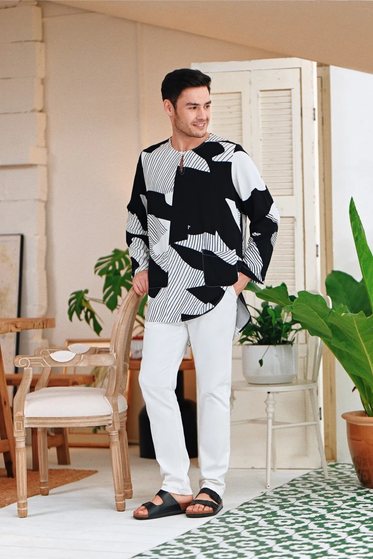 The Perfect Men Slim Fit Pants - White