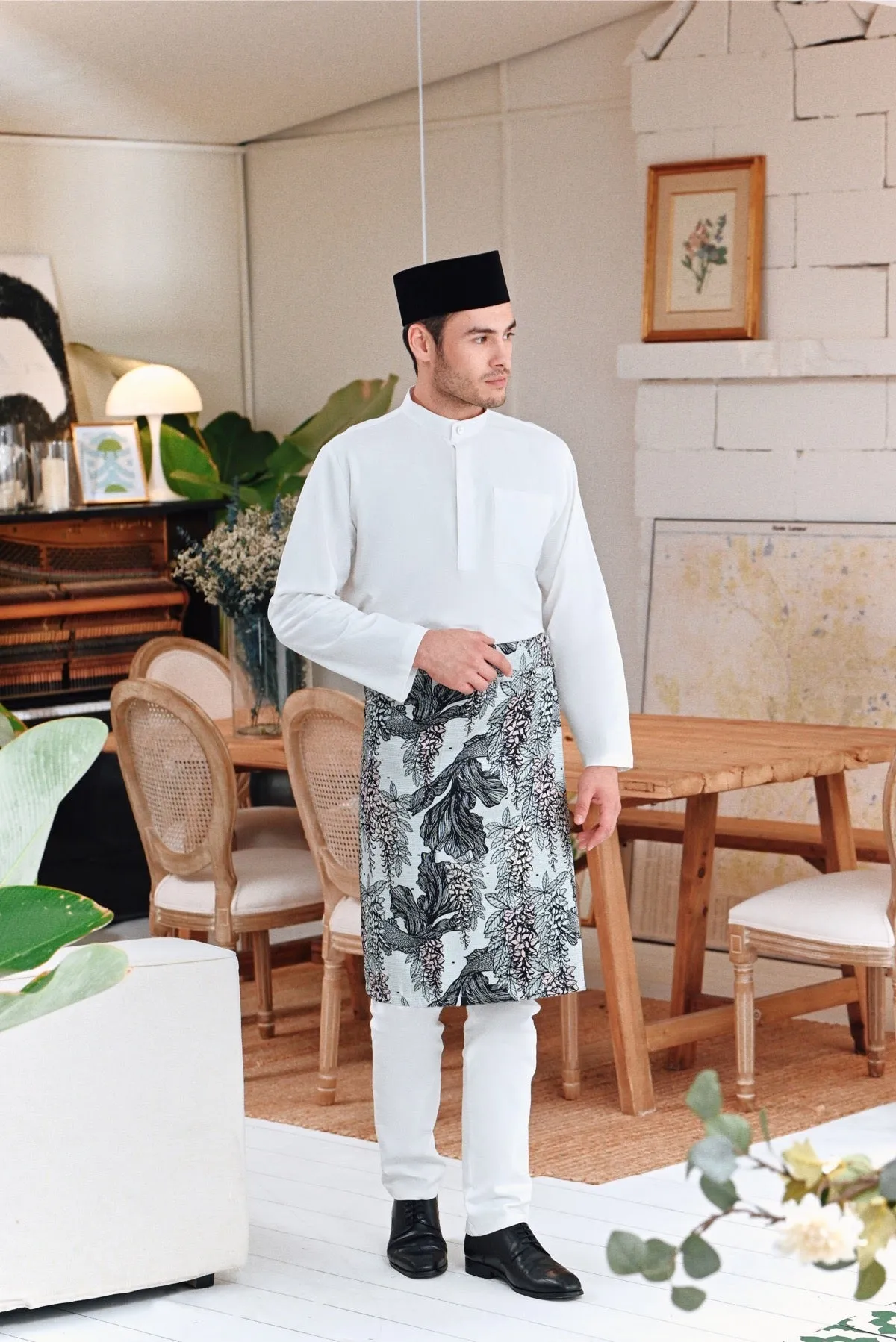 The Perfect Men Slim Fit Pants - White