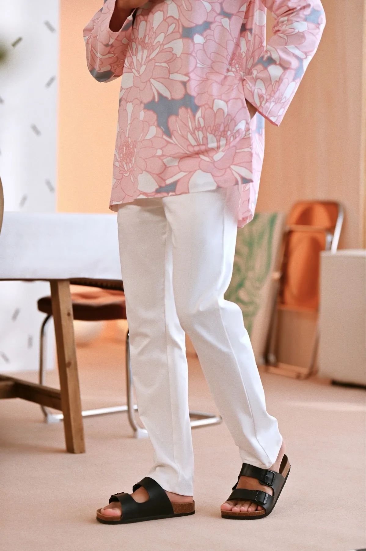 The Perfect Men Slim Fit Pants - White