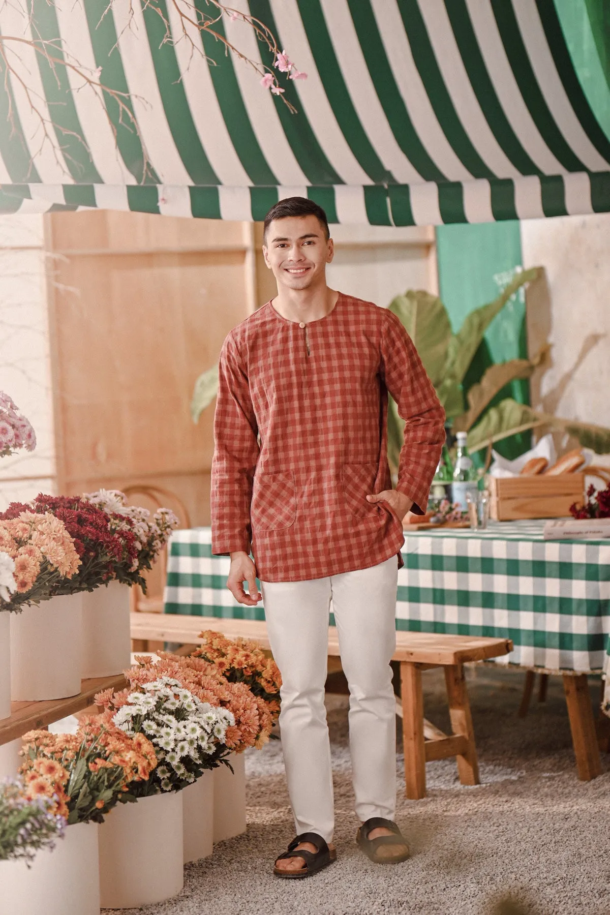 The Perfect Men Slim Fit Pants - White